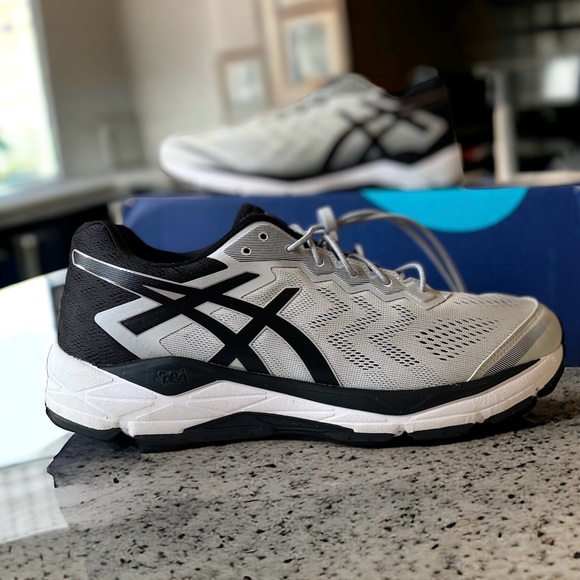 👟Like New Men’s Gel- Fortitude 8 Running Shoes Glacier Grey / Black - Picture 1 of 13